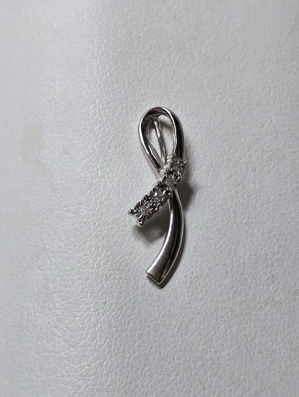Kay Jewelers Sterling Silver Diamond Ribbon Style Pendant 4 Necklace